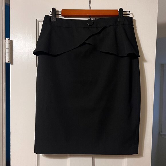 Express Solid Black Crepe Peplum Pencil Skirt Size 4 - Picture 1 of 3